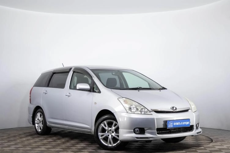 Toyota Wish 1 из 6