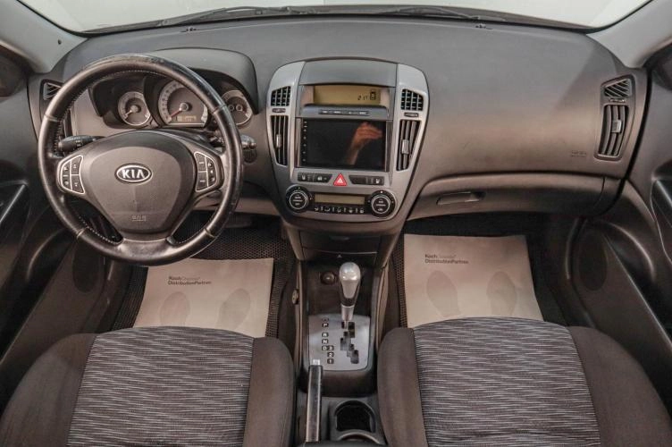 KIA cee'd 15 из 18