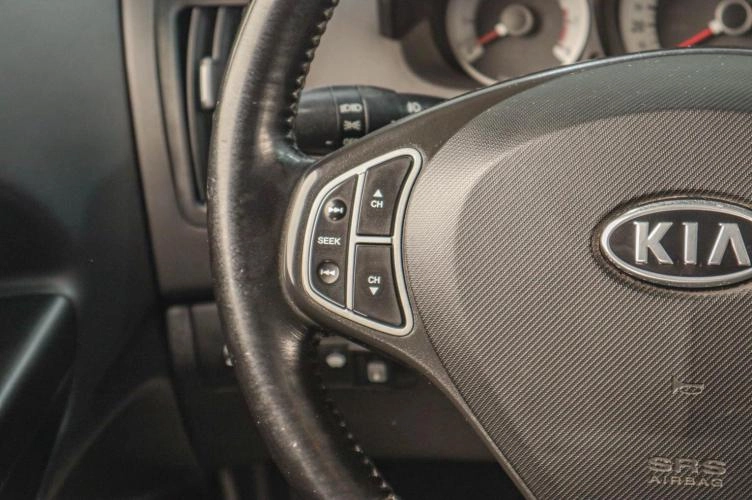 KIA cee'd 9 из 18