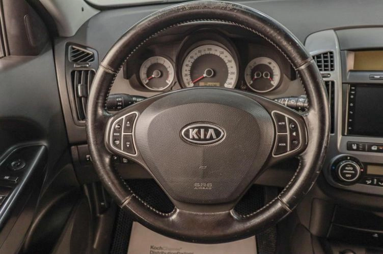KIA cee'd 11 из 18