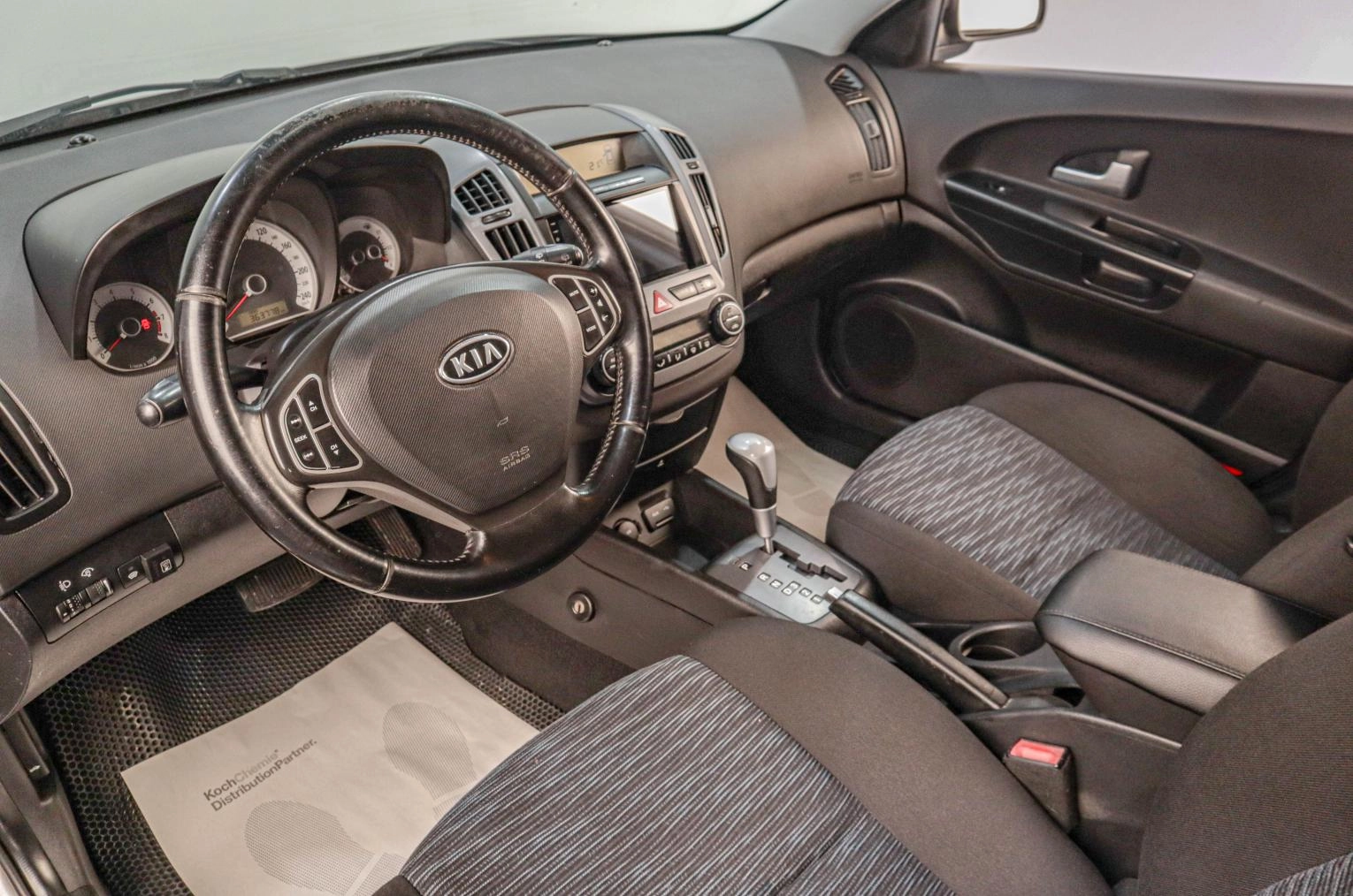 KIA cee'd 7 из 18