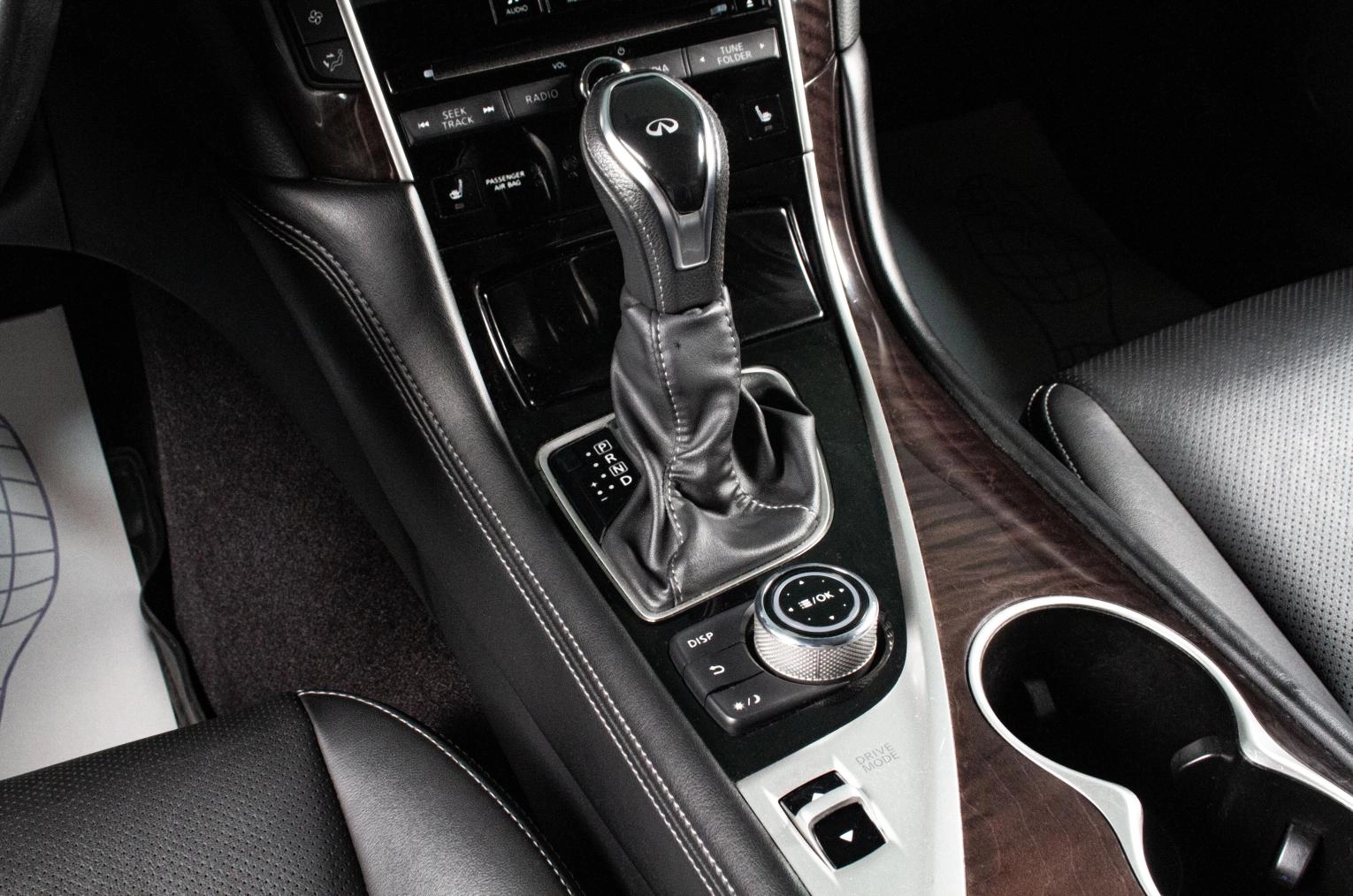 Infiniti Q50 14 из 16