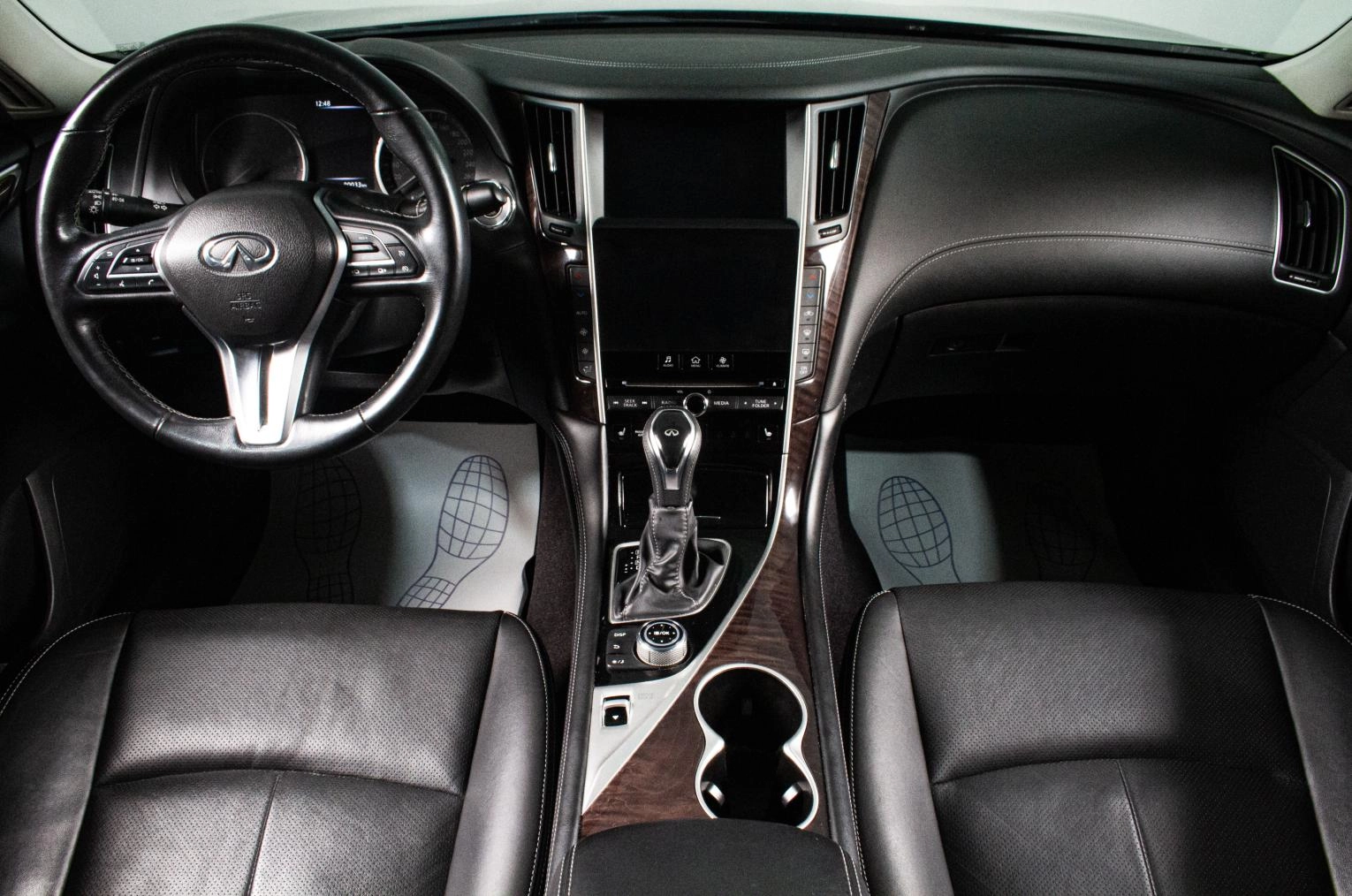 Infiniti Q50 11 из 16