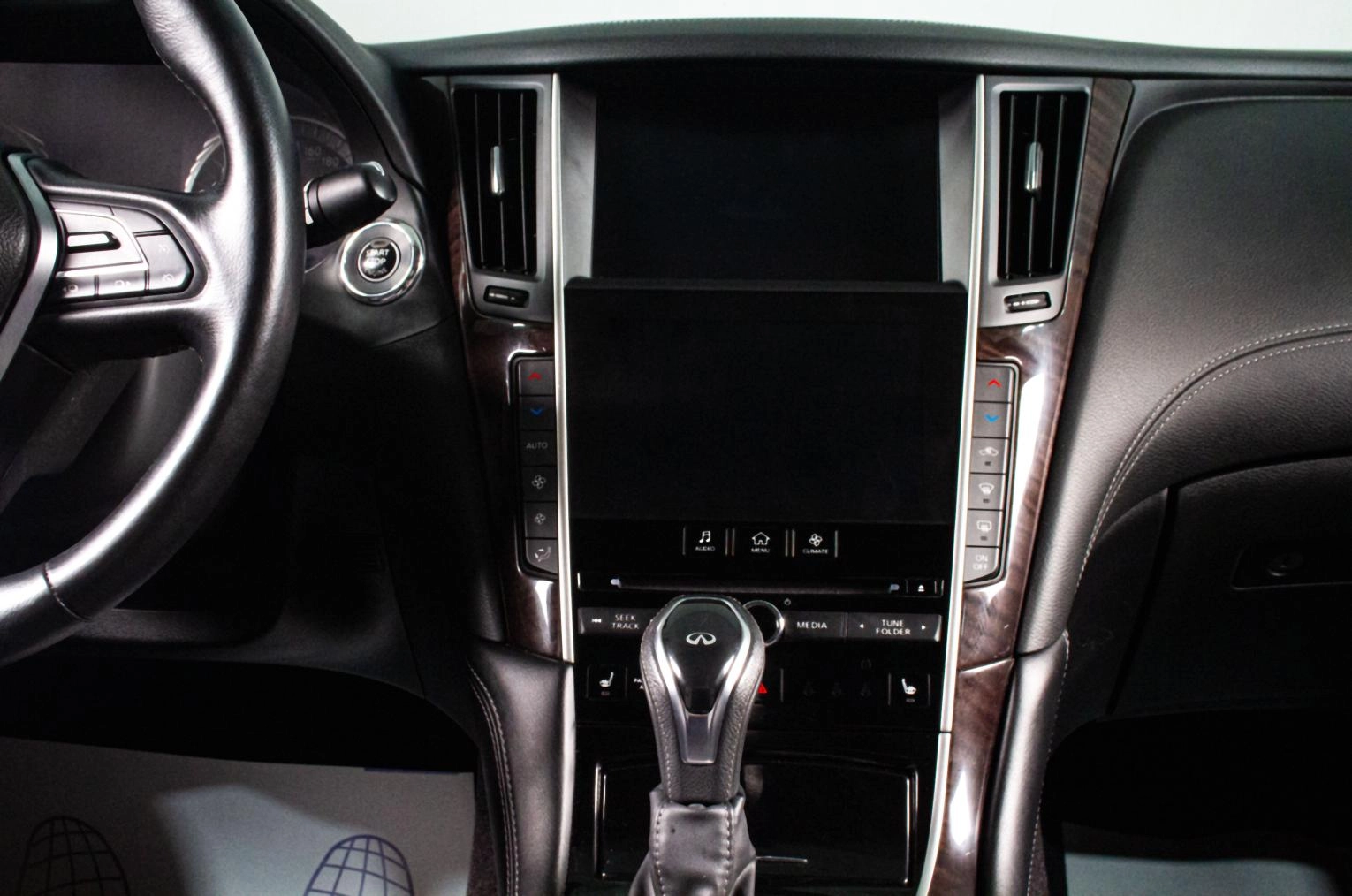 Infiniti Q50 13 из 16