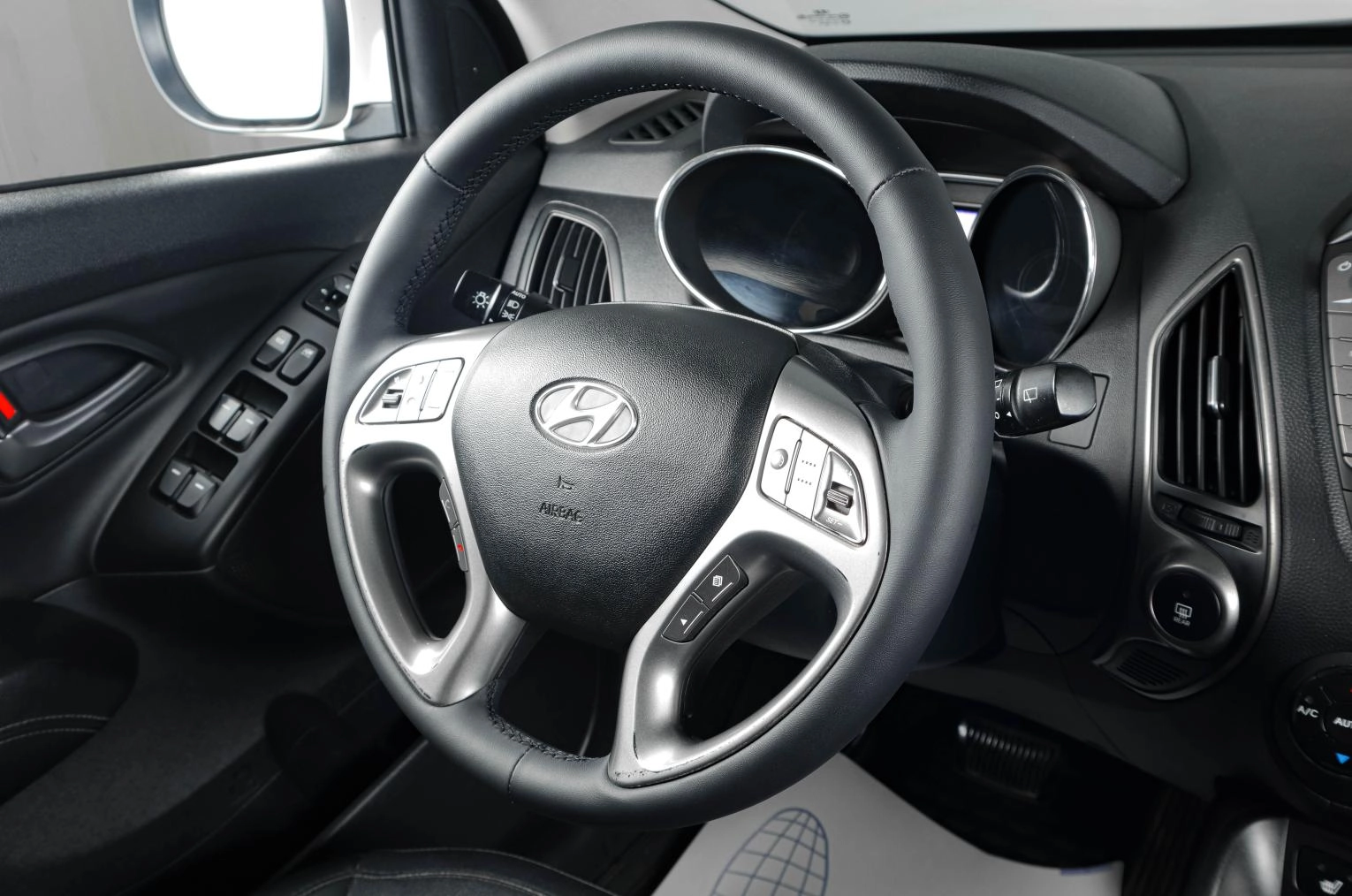 Hyundai ix35 11 из 20