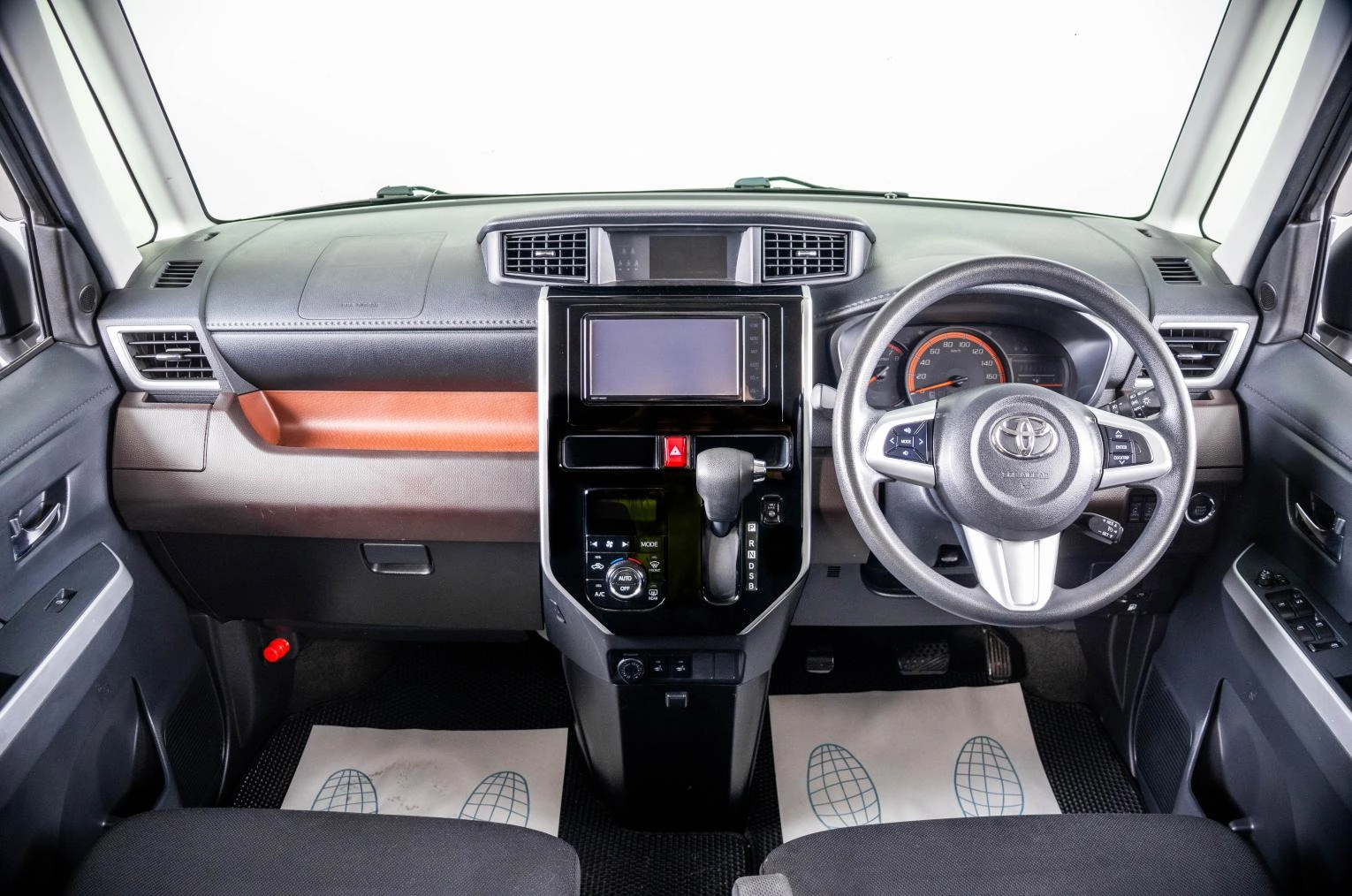 Toyota Roomy 13 из 22