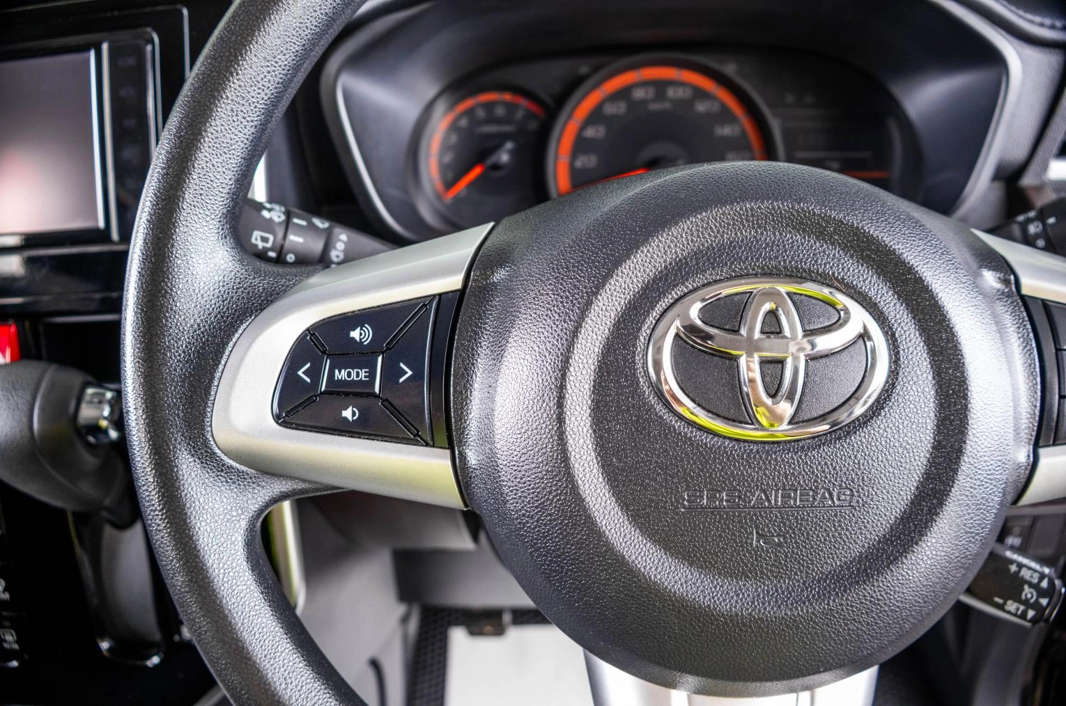 Toyota Roomy 16 из 22