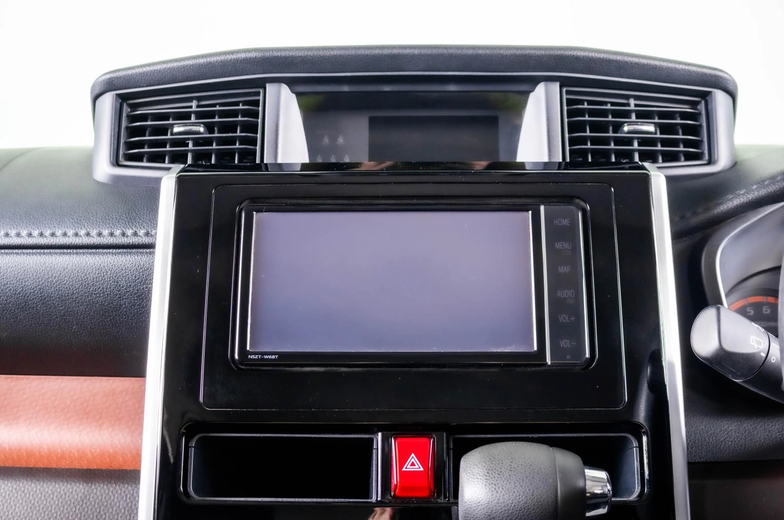 Toyota Roomy 18 из 22