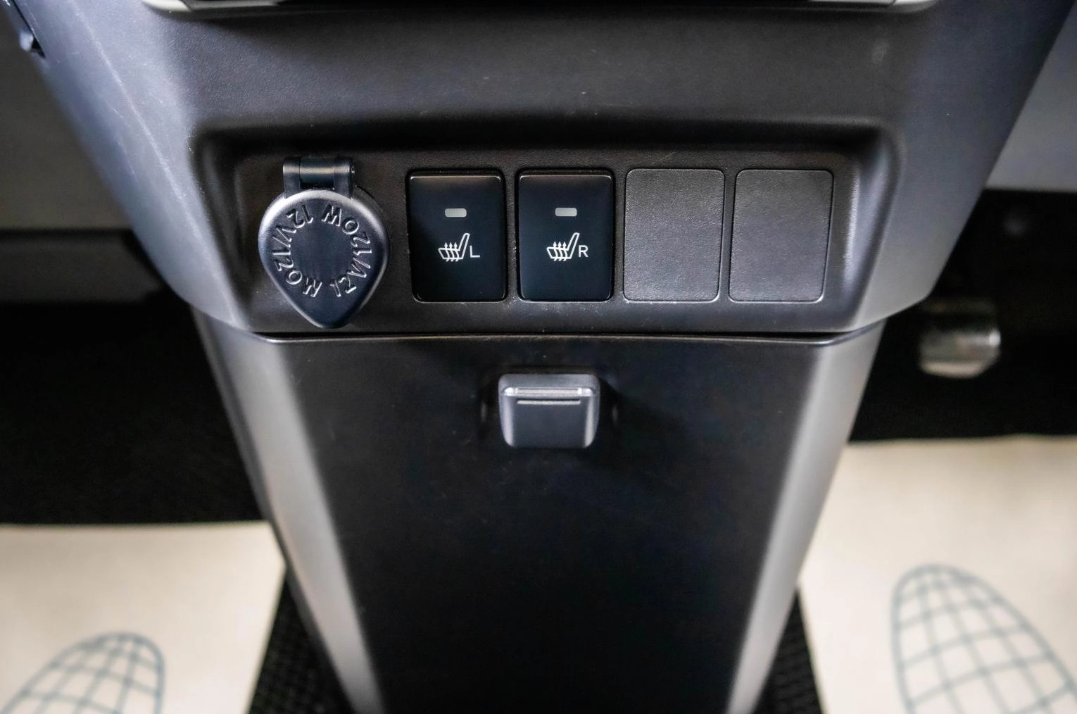 Toyota Roomy 20 из 22