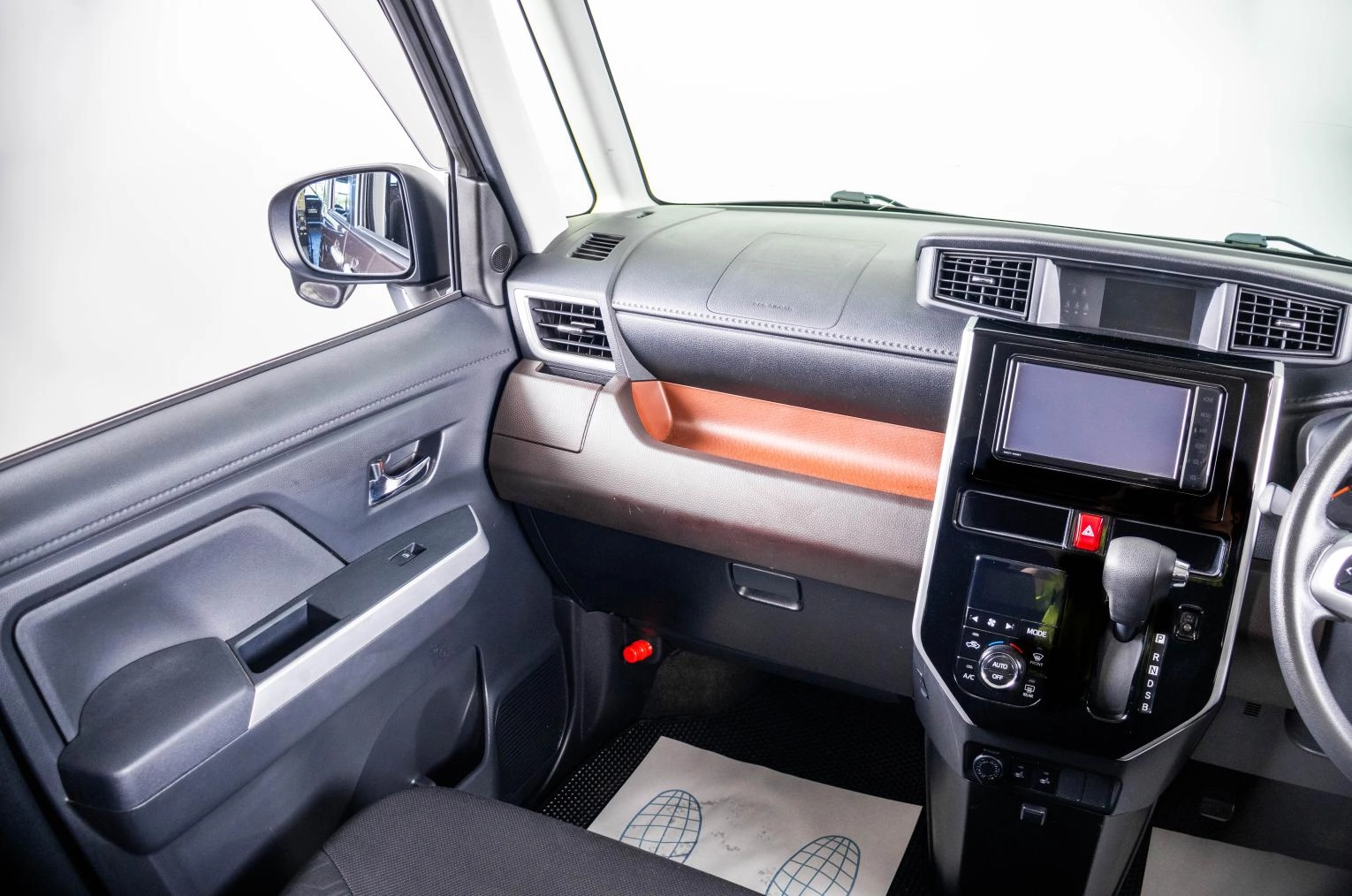 Toyota Roomy 12 из 22