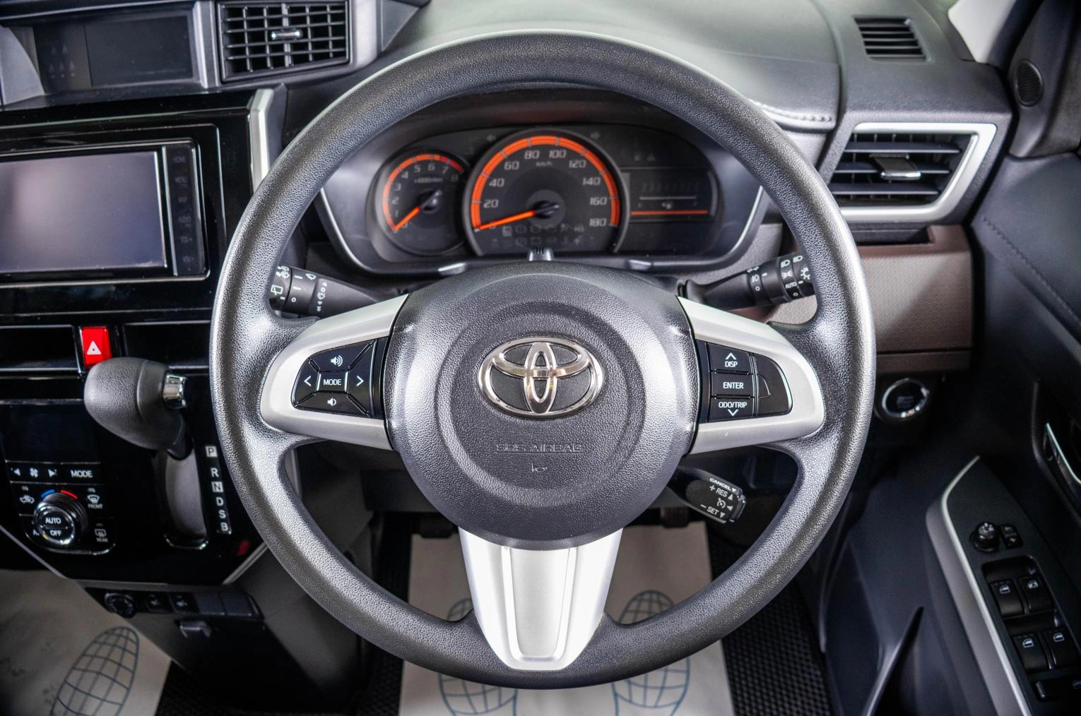 Toyota Roomy 15 из 22