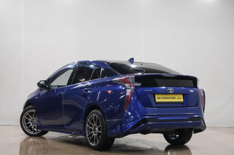 Toyota Prius 4 из 6