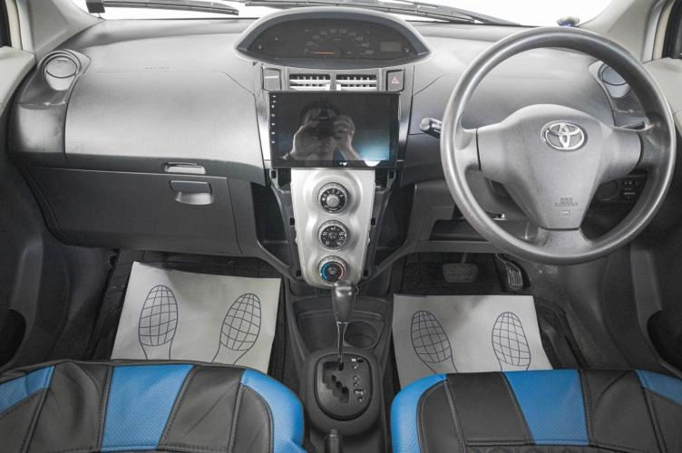 Toyota Vitz 13 из 19