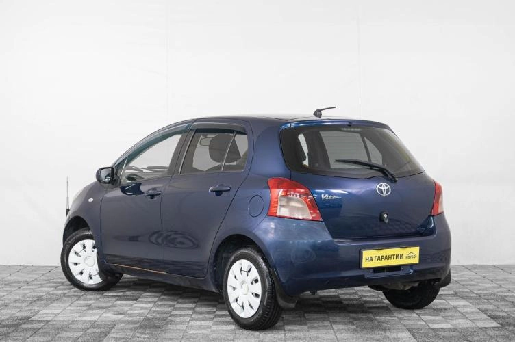 Toyota Vitz 4 из 6