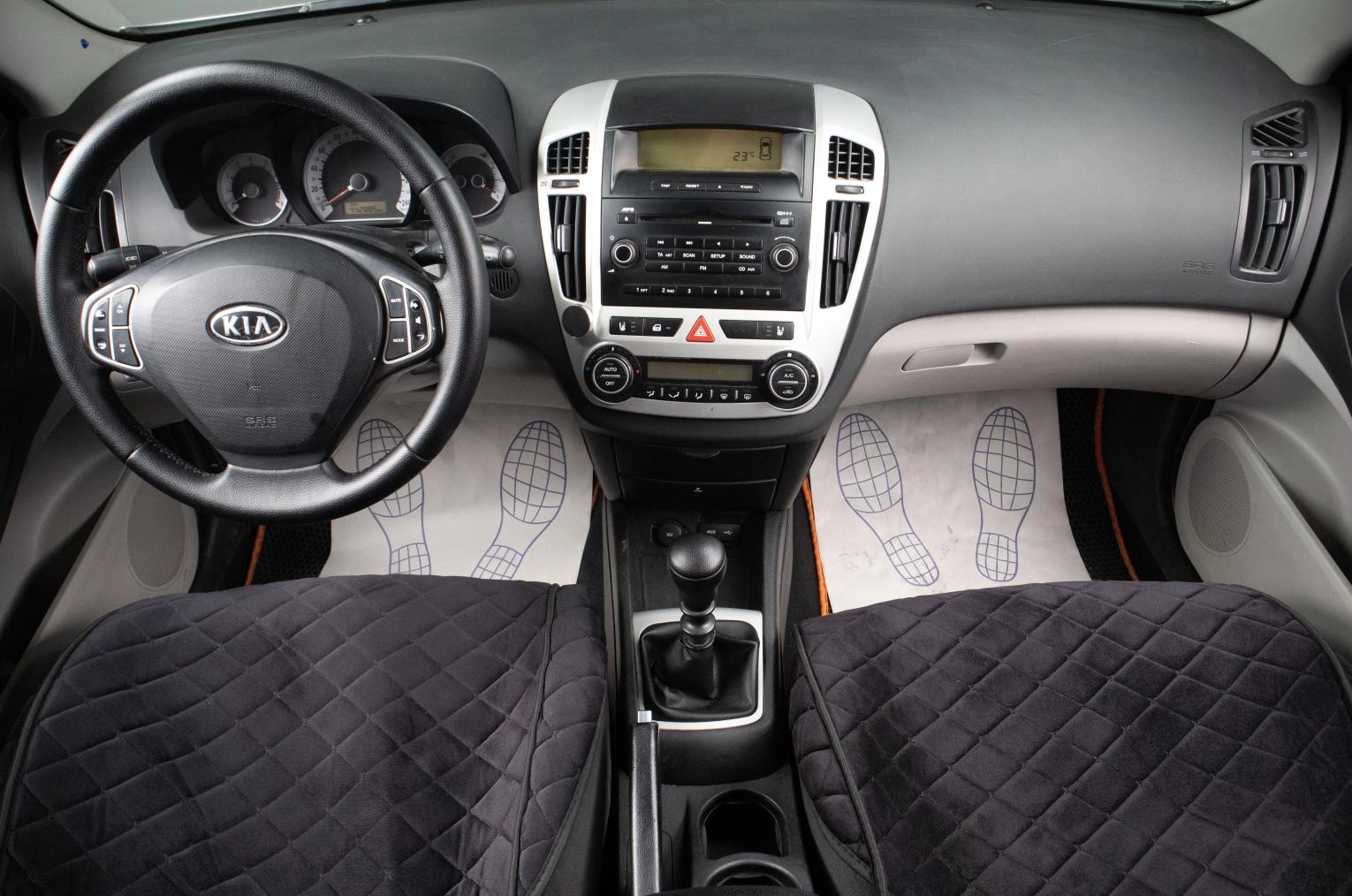 KIA cee'd 7 из 16