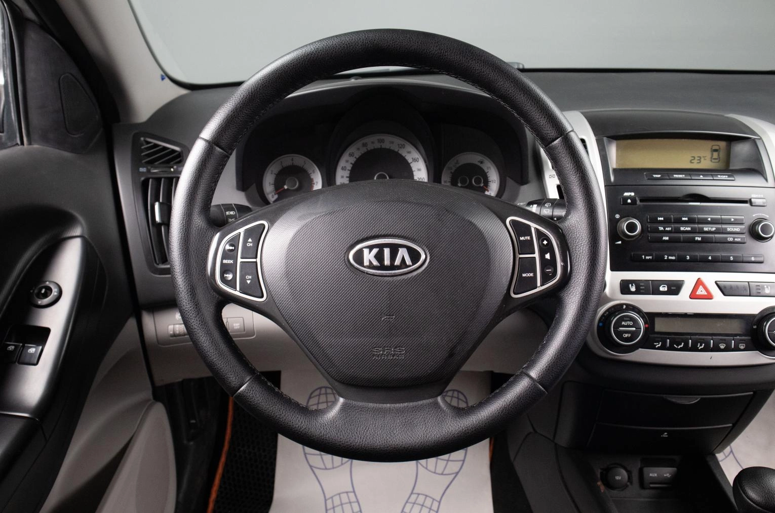 KIA cee'd 9 из 16