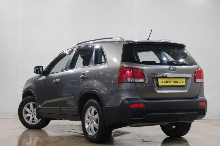 KIA Sorento 4 из 6