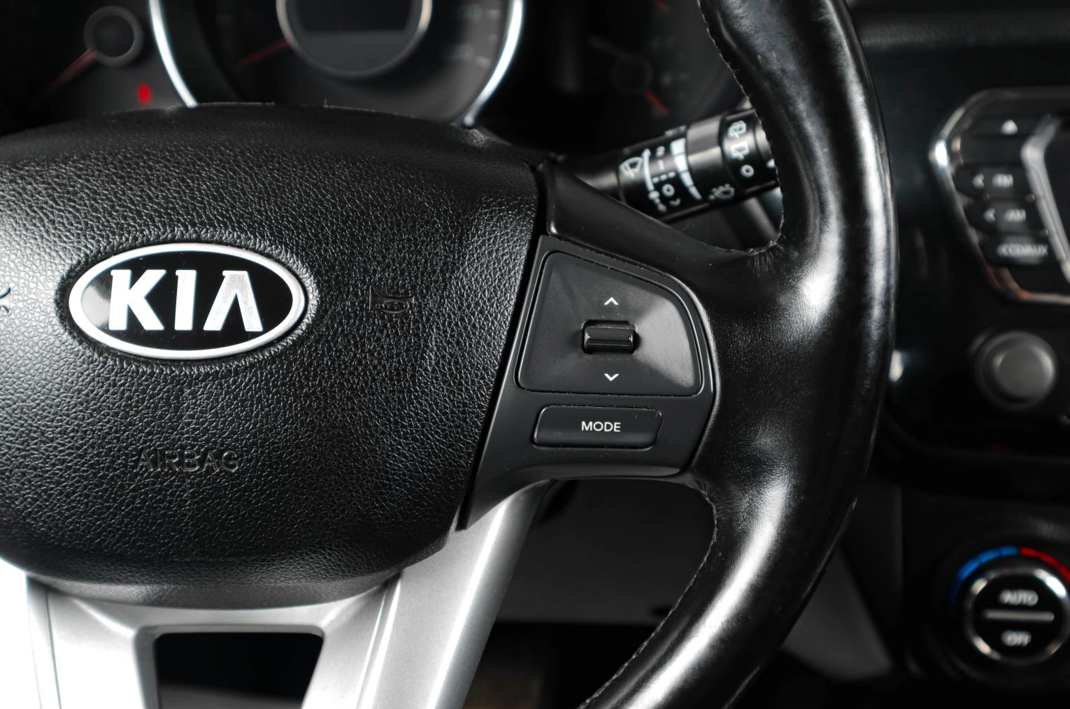 KIA Rio 15 из 19