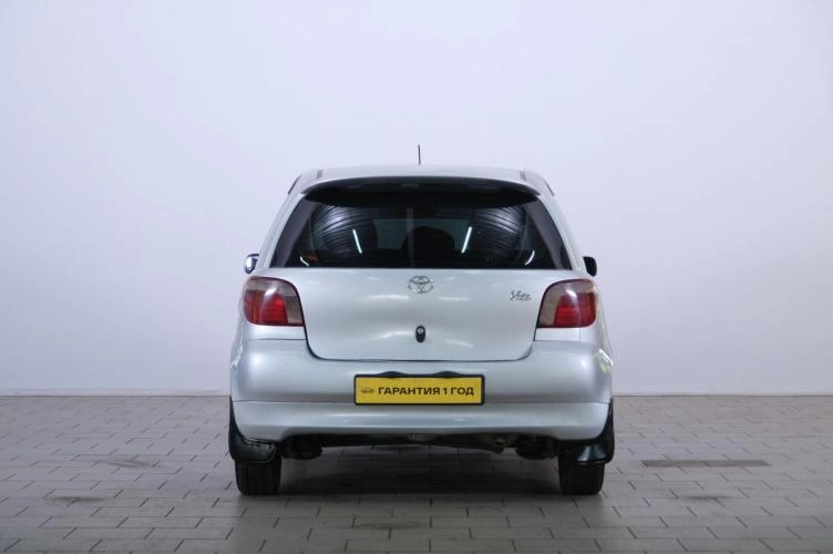 Toyota Vitz 5 из 6