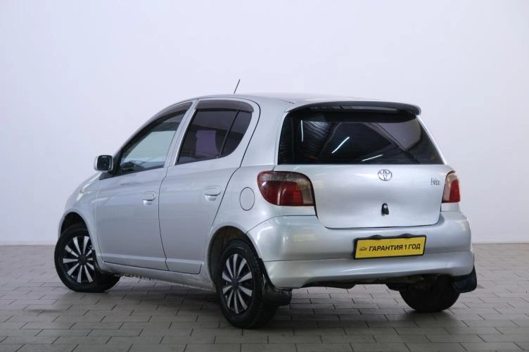 Toyota Vitz 4 из 6