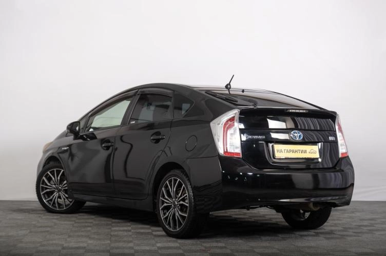 Toyota Prius 5 из 6