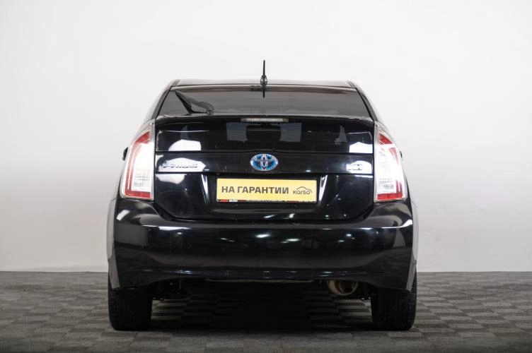 Toyota Prius 4 из 6