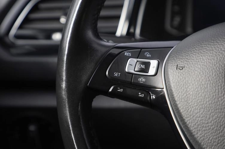 Volkswagen T-Roc 12 из 18