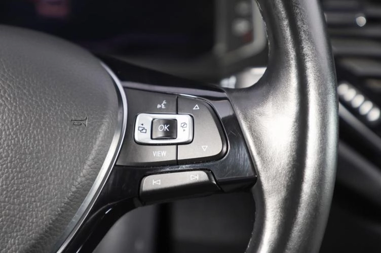 Volkswagen T-Roc 13 из 18