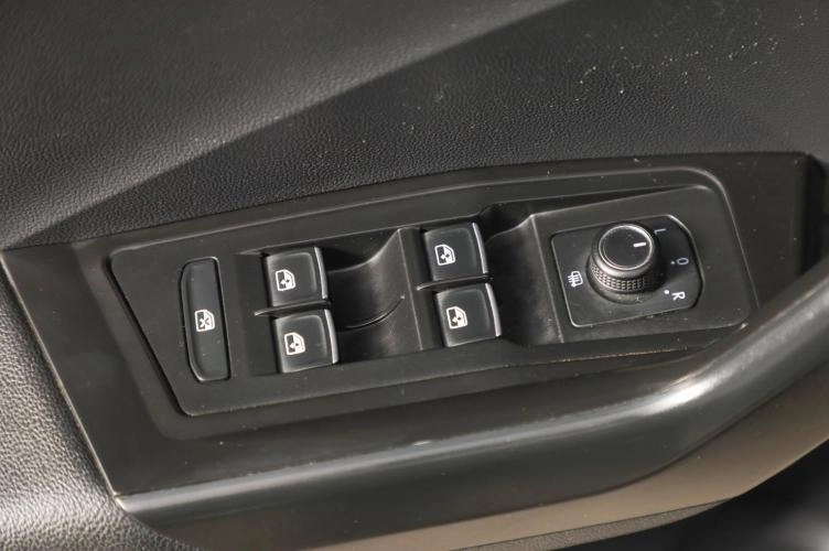Volkswagen T-Roc 15 из 18