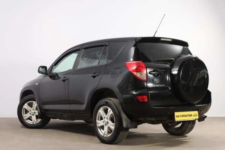 Toyota RAV4 4 из 6