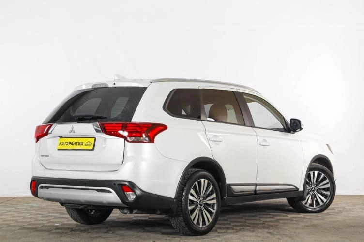 Mitsubishi Outlander 6 из 6
