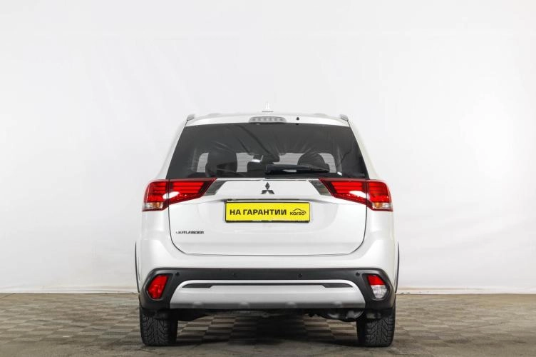 Mitsubishi Outlander 5 из 6