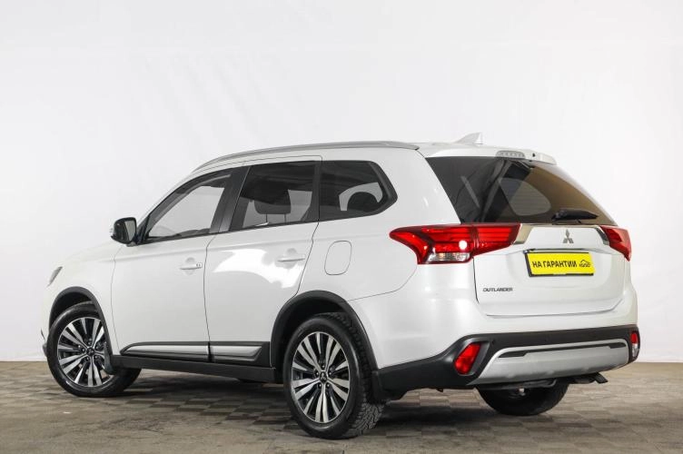Mitsubishi Outlander 4 из 6
