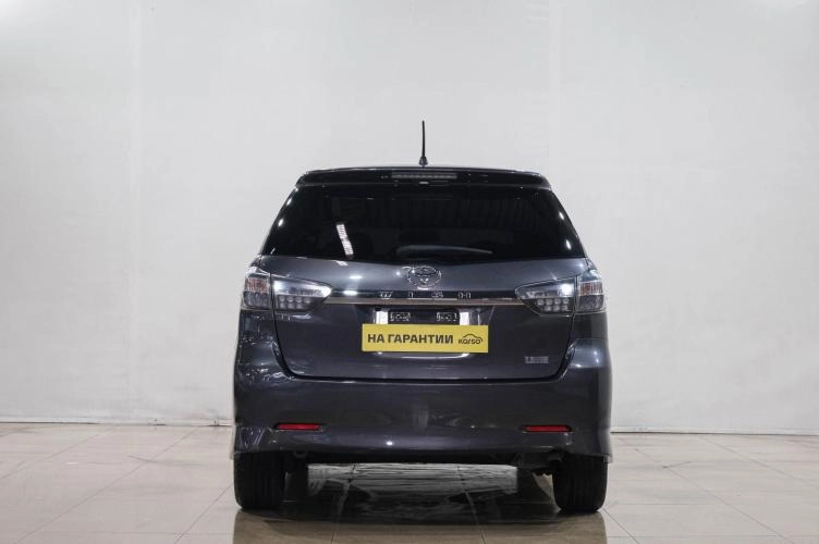 Toyota Wish 5 из 6