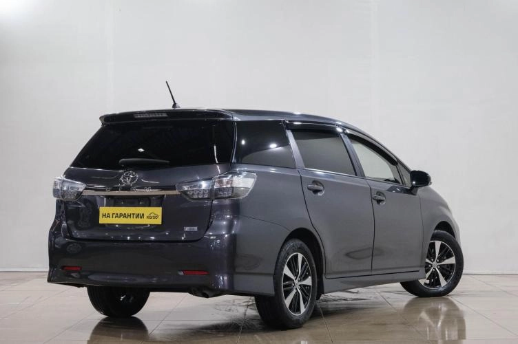 Toyota Wish 6 из 6