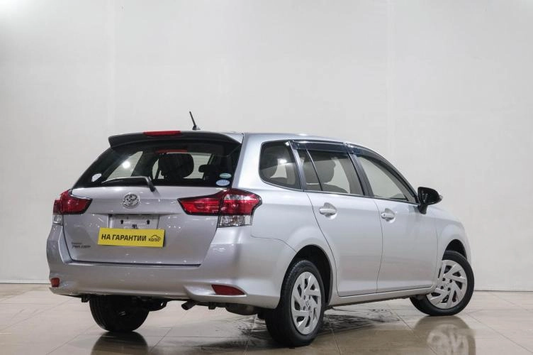 Toyota Corolla Fielder 6 из 6