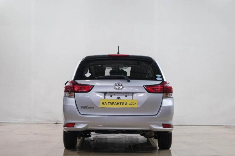 Toyota Corolla Fielder 5 из 6
