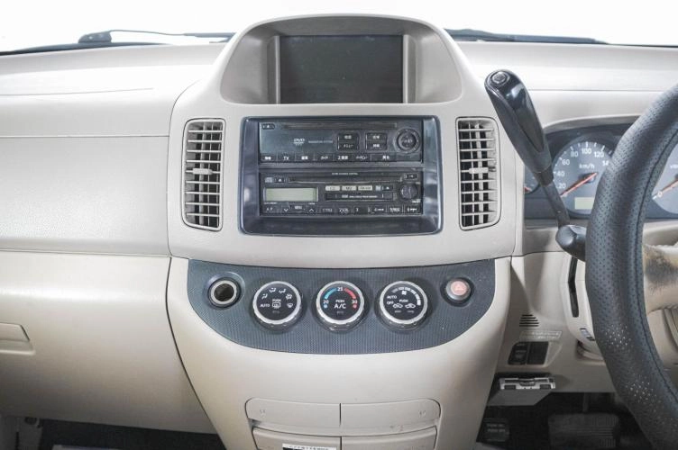 Nissan Serena 16 из 17