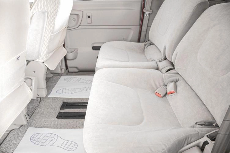 Nissan Serena 9 из 17