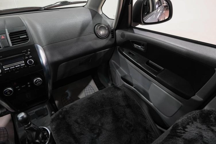 Suzuki SX4 12 из 23