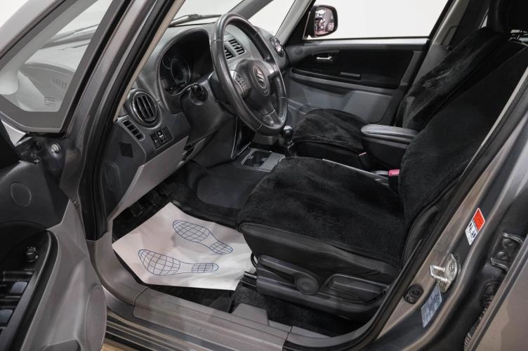 Suzuki SX4 7 из 23