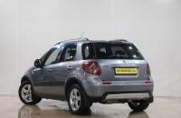 Suzuki SX4 4 из 23