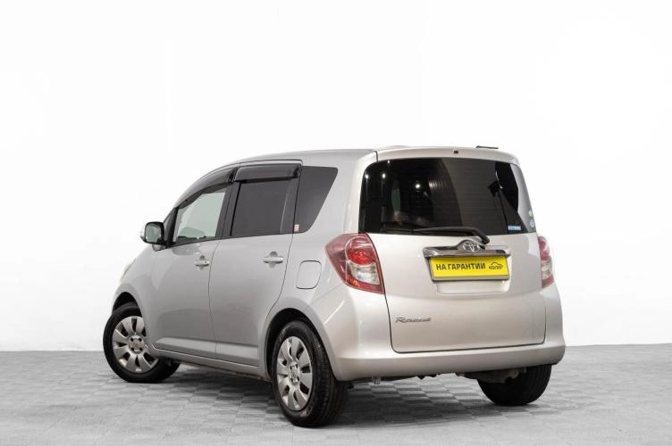 Toyota Ractis 6 из 6