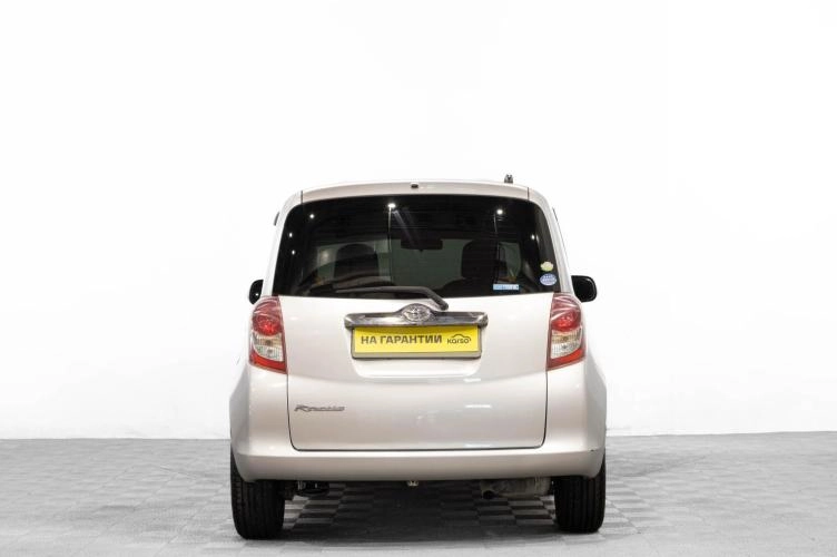 Toyota Ractis 5 из 6