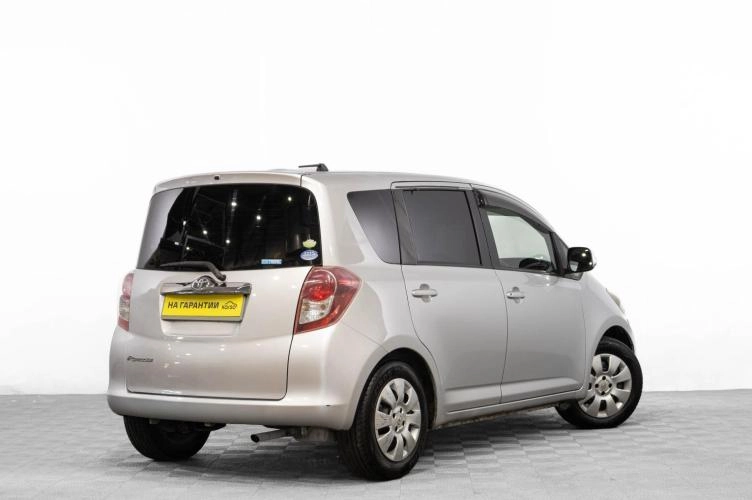 Toyota Ractis 4 из 6