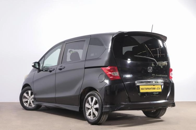 Honda Freed 4 из 6