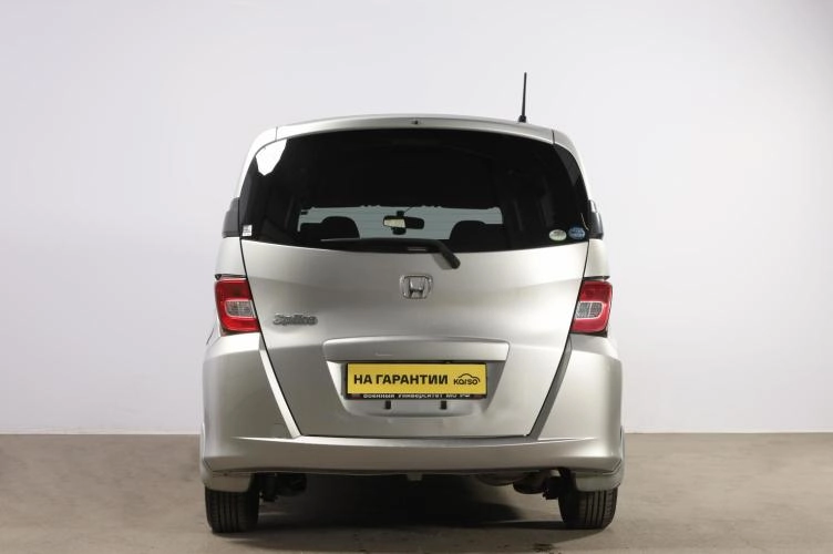 Honda Freed 5 из 6