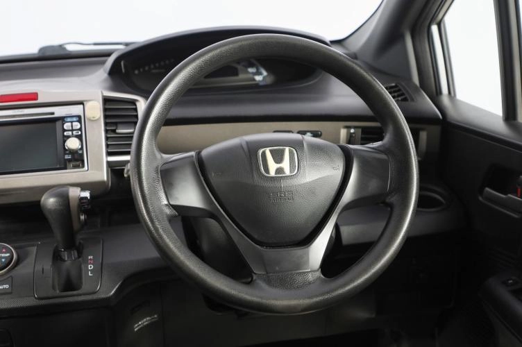 Honda Freed 11 из 16