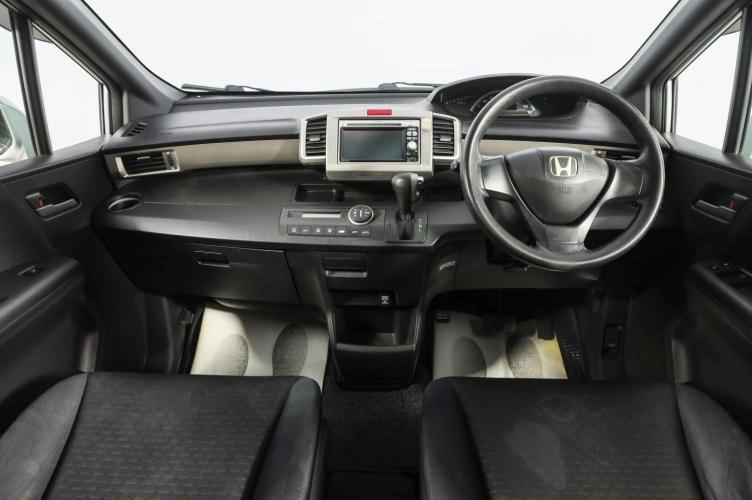 Honda Freed 8 из 16
