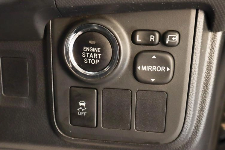 Toyota Wish 13 из 16